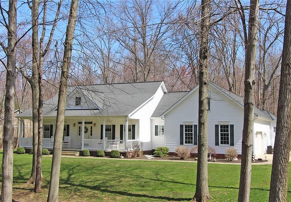1st image of 415 Bonaventure Dr