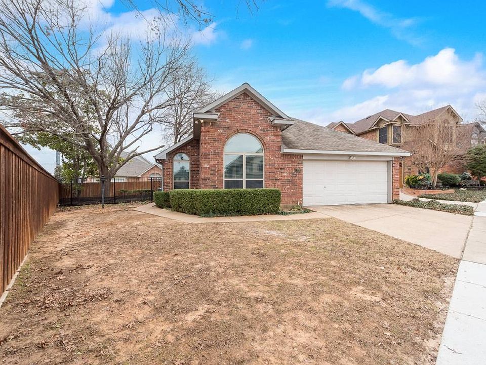 1st image of 1220 Royal Crescent Dr