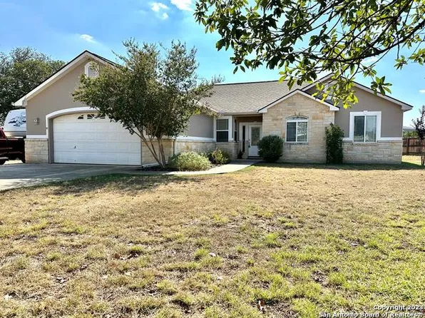 191 Desert Poppy Dr, Bandera, TX 78003