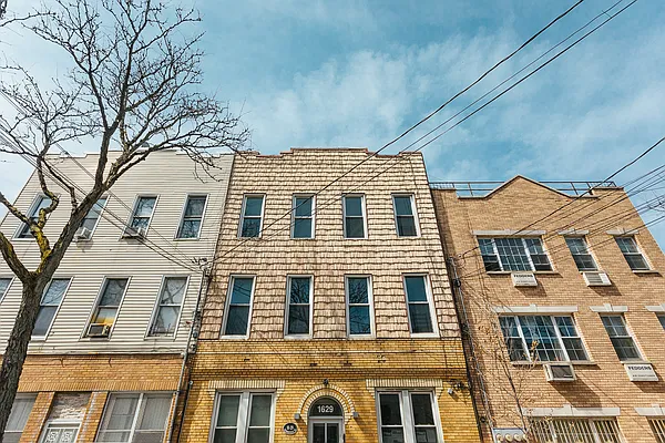 Rented by MySpaceNYC | media 22