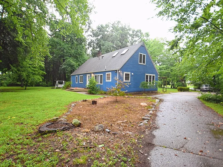 17967 Edgewood Walk — Photo 29
