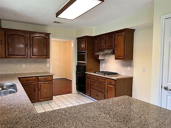 4th image of 16402 Sagewood Ct