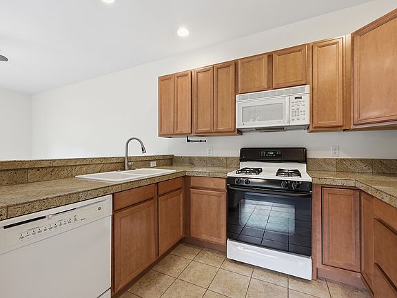 5th image of 9168 Black Mountain Dr #4