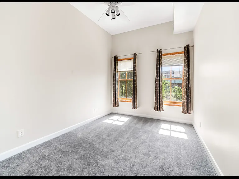1346 Towson St — Photo 30