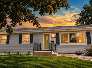 111 Greenwood Dr, La Porte, IN 46350