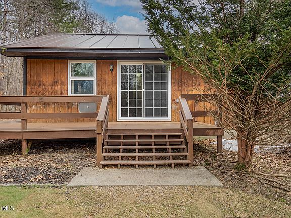 3rd image of 103 Beecher Road