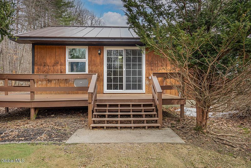 3rd image of 103 Beecher Road