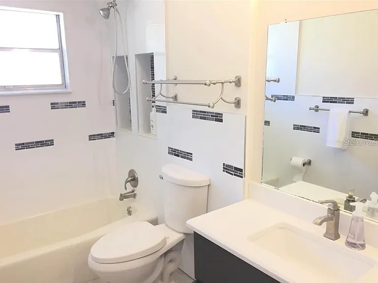 1353 Sawgrass Ct — Photo 12