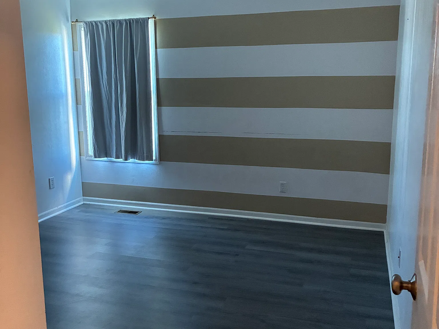 4 bed, 2.5 bath, 2130 sqft, $2,400 — Photo 2