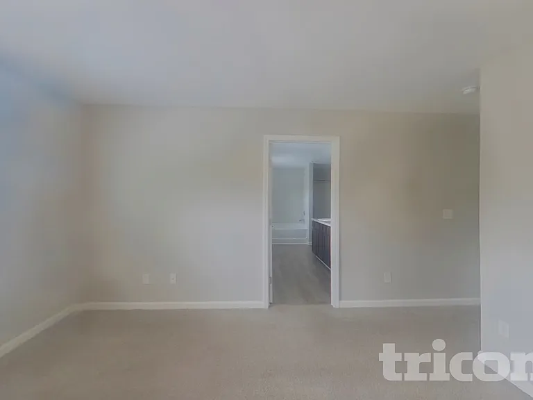 1008 Eldon Ln — Photo 7