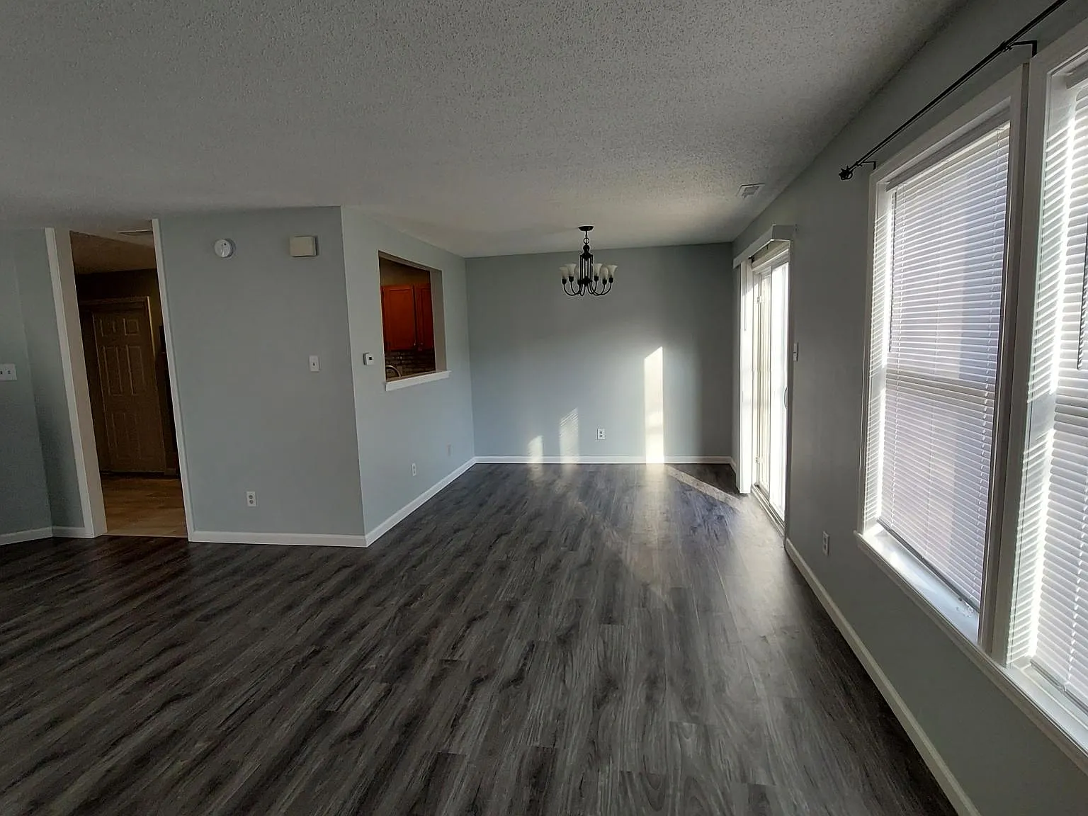 3 bed, 2.5 bath, 1769 sqft, $2,599 — Photo 4