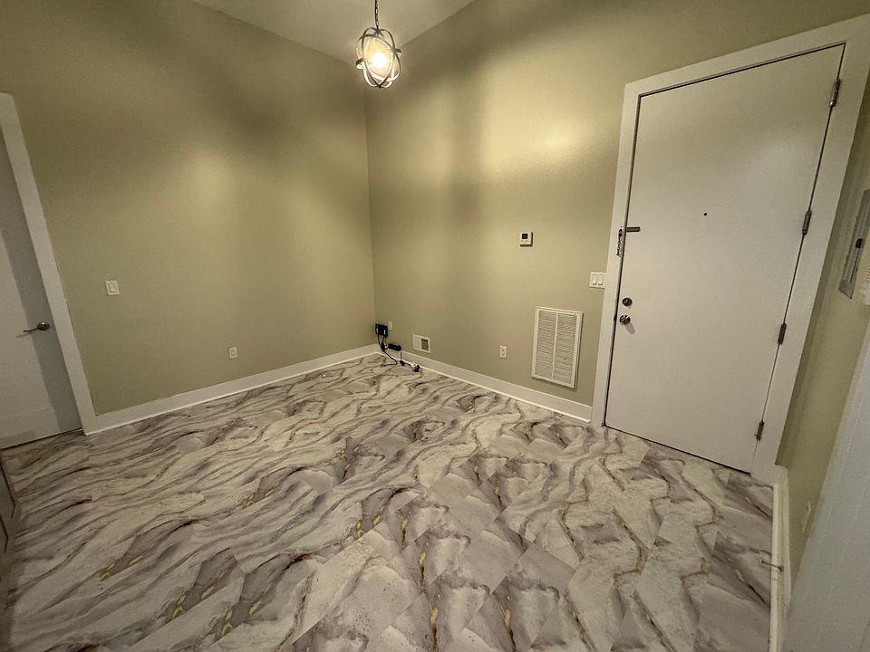1st image of 61 16th Ave #1L