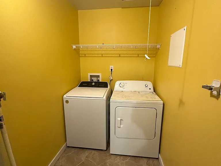 3245 Whittier St — Photo 11