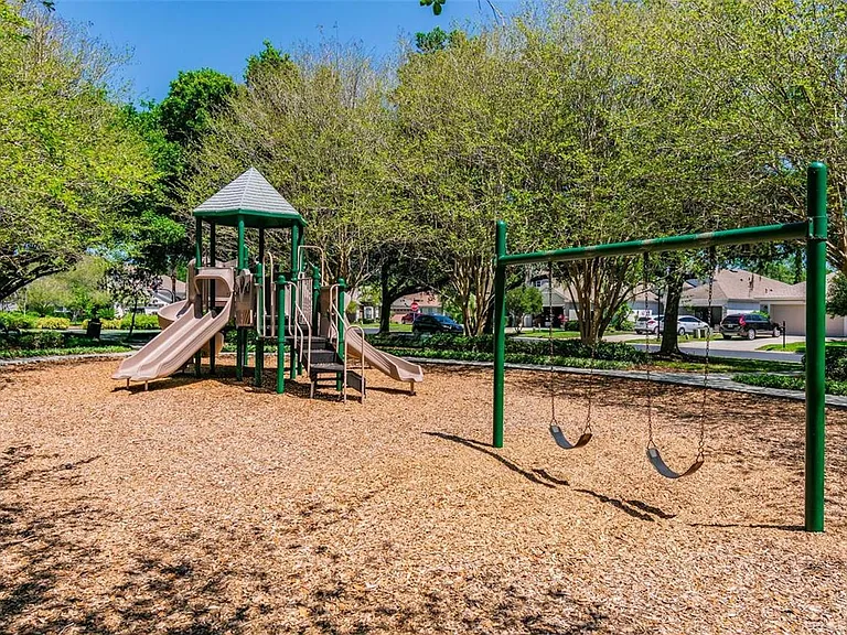 2401 Silvermoss Dr — Photo 48
