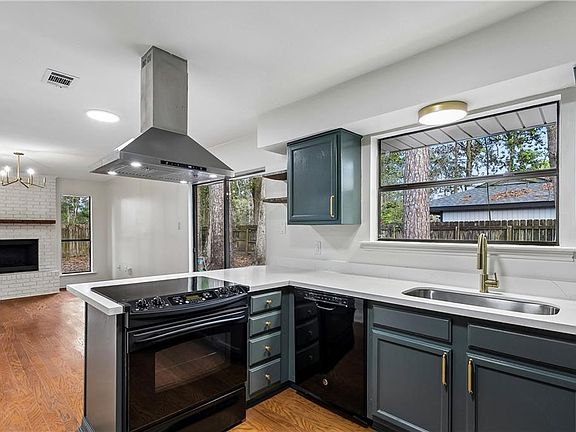 3rd image of 269 Oakwood Dr