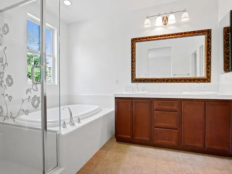 46 Playa Cir #J — Photo 1