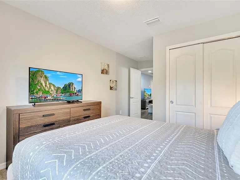 8827 Geneve Ct — Photo 45