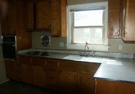 3rd image of 3408 Merkner Dr