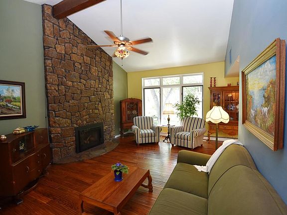 3rd image of 3105 McColm Dr