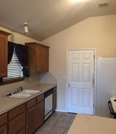5th image of 1440 Forest Glenn Cir