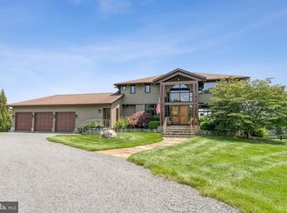 15724 Trapshire Ct, Waterford, VA 20197