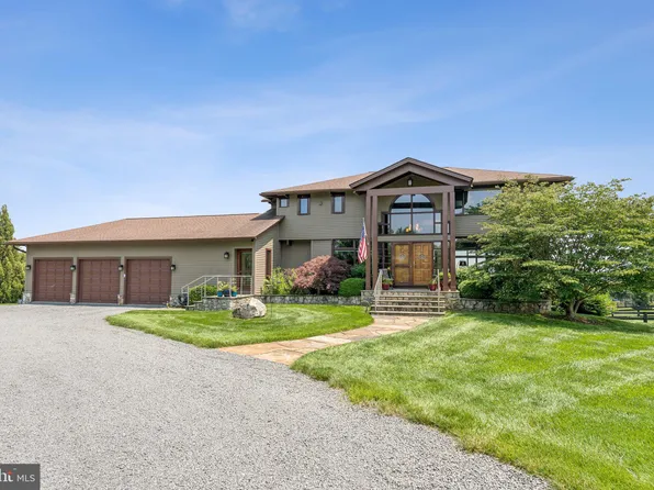 15724 Trapshire Ct, Waterford, VA 20197