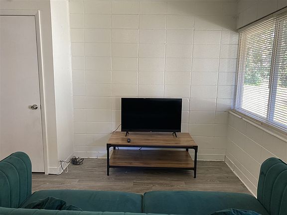 5th image of 662 Liberty St #1