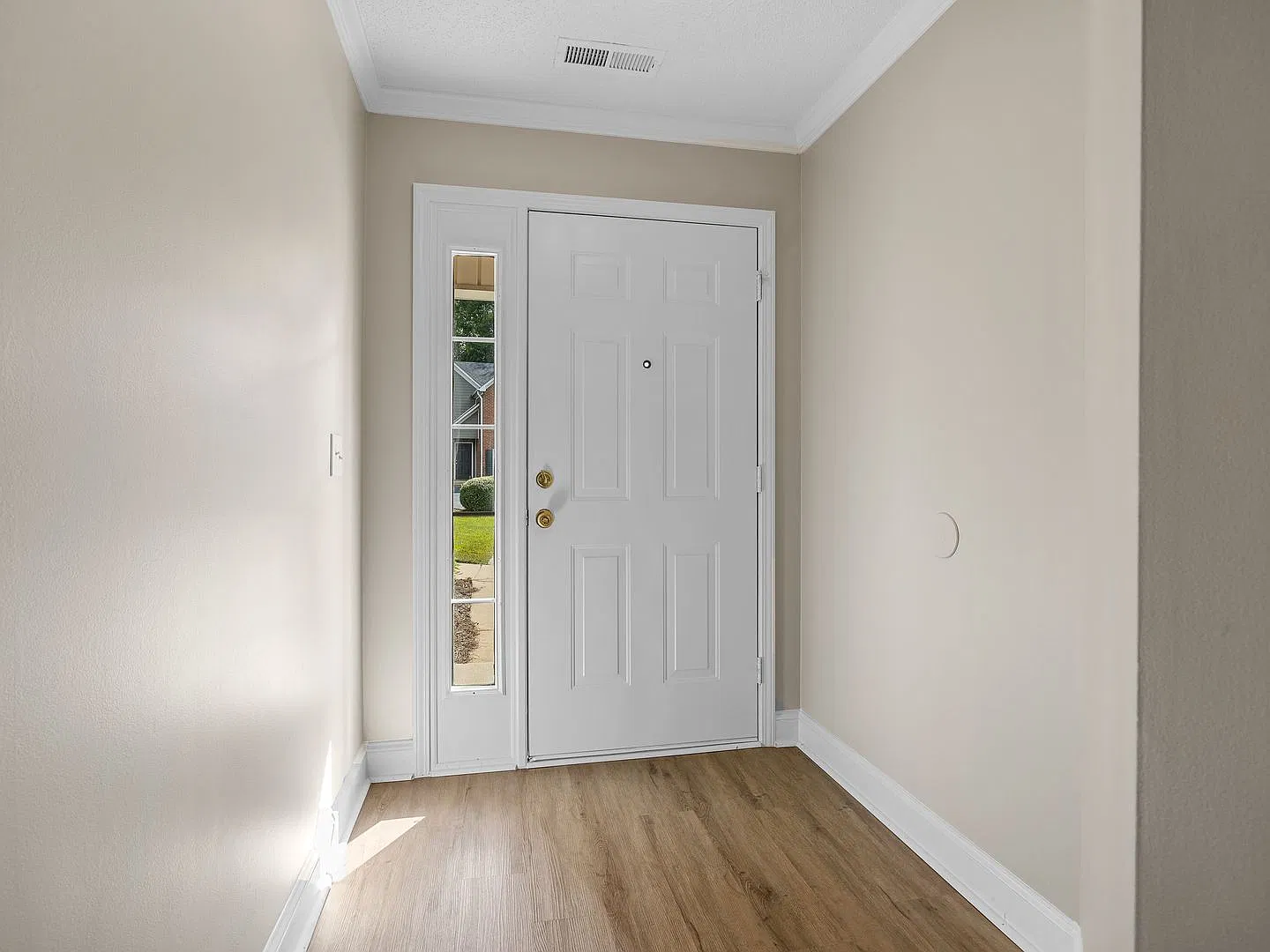 3 Bedroom Townhome Centrally Located between Spartanburg & Downtown Greenville — Photo 3