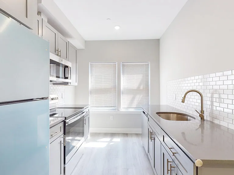 650 N 36th St #1 — Photo 1