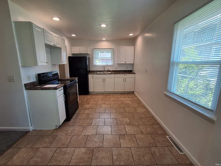 3516 Central Dr — Photo 10