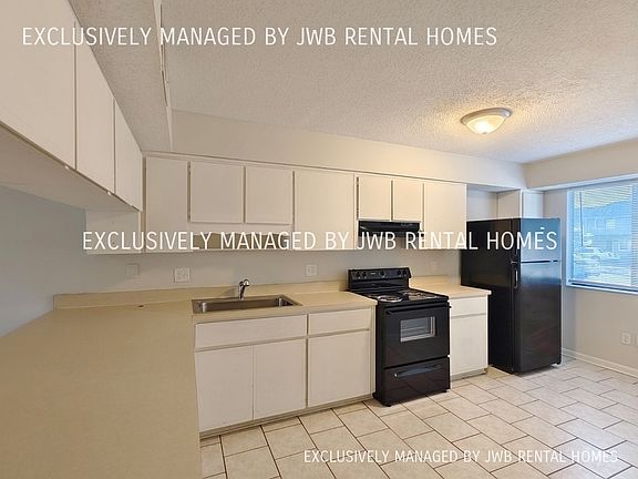 3rd image of 11617 Dunes Way Dr N