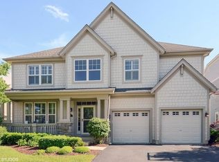 1533 N Oakmont Dr, Vernon Hills, IL 60061
