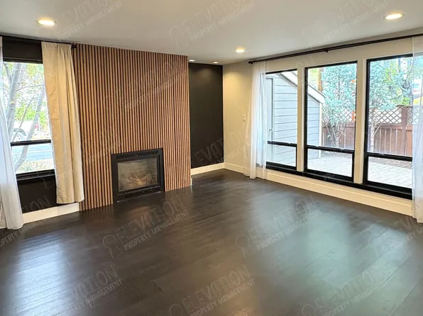 111 NW Hawthorne Ave APT 2, Bend, OR 97703