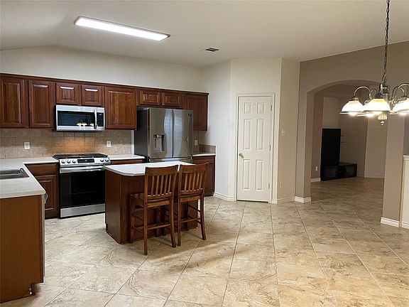 4th image of 3314 Blue Ridge Dr