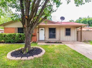 214 Jenny Kay Ln, Irving, TX 75060