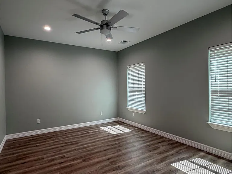 408 Mary Ave — Photo 8