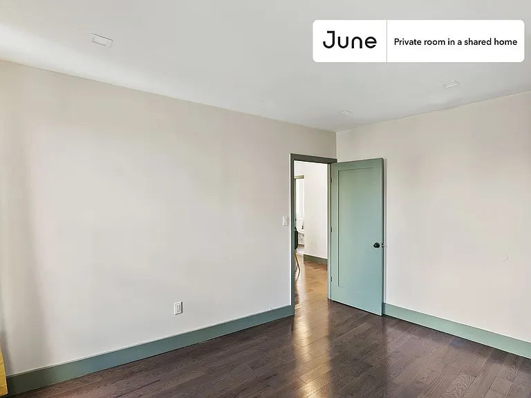 1675 Lexington Ave #A — Photo 4