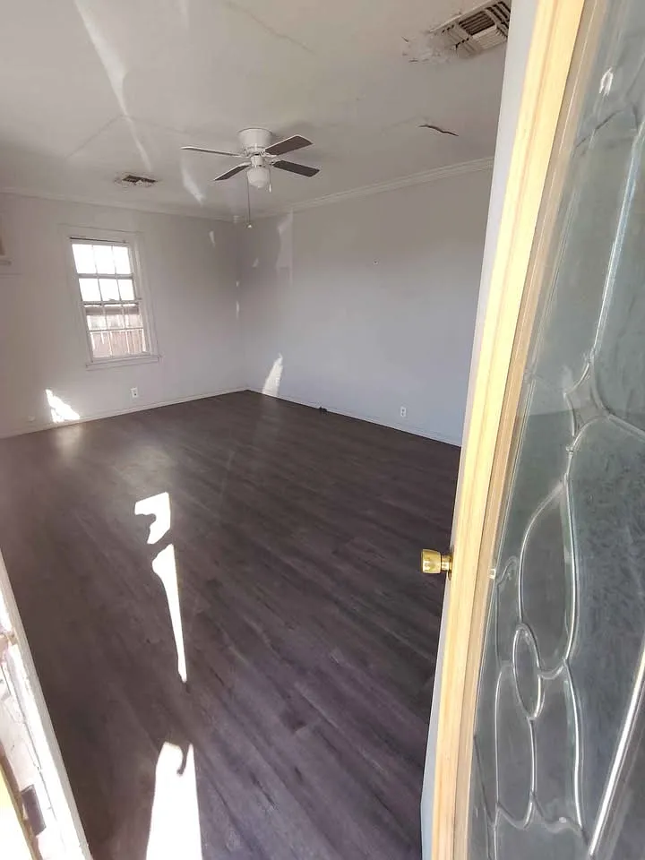 207 E. Chestnut Ave. - 1 — Photo 1