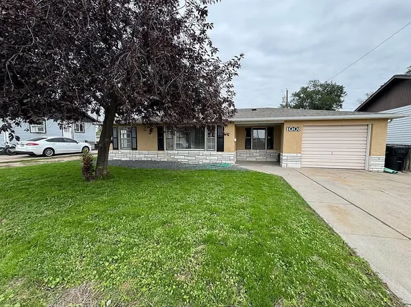 1001 W Overland Dr, Scottsbluff, NE 69361