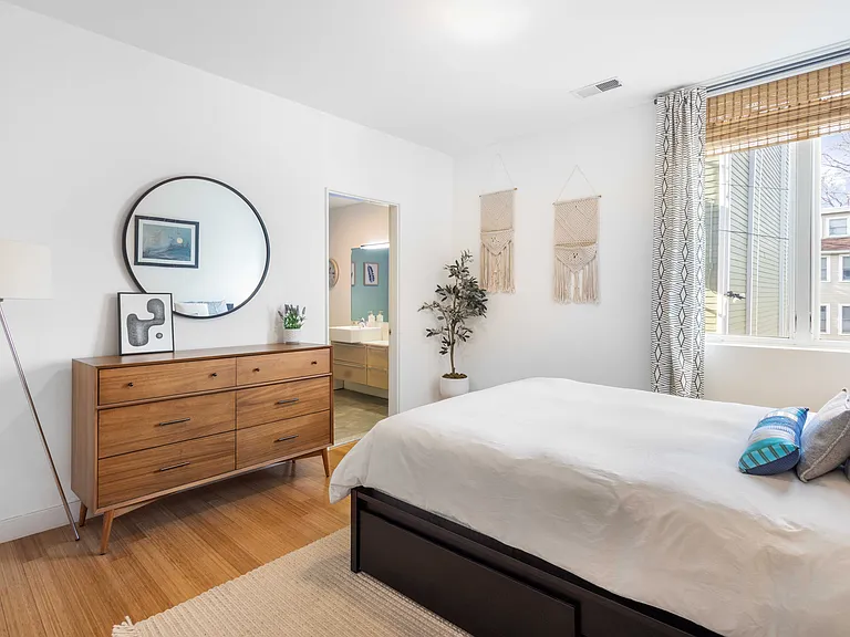 210 Bolton St #6 — Photo 15