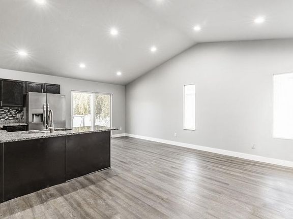 3rd image of 4867 W Western Hills Dr