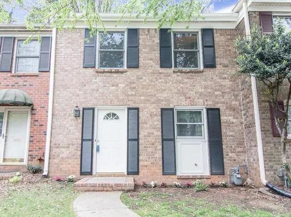 1720 Twin Brooks Dr SE, Marietta, GA 30067