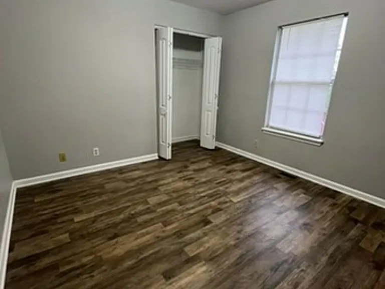717 Polk Ave — Photo 4