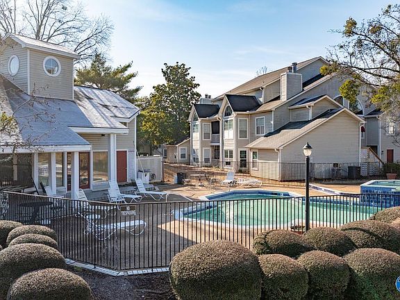 5th image of 1006 Stones Throw Dr NW