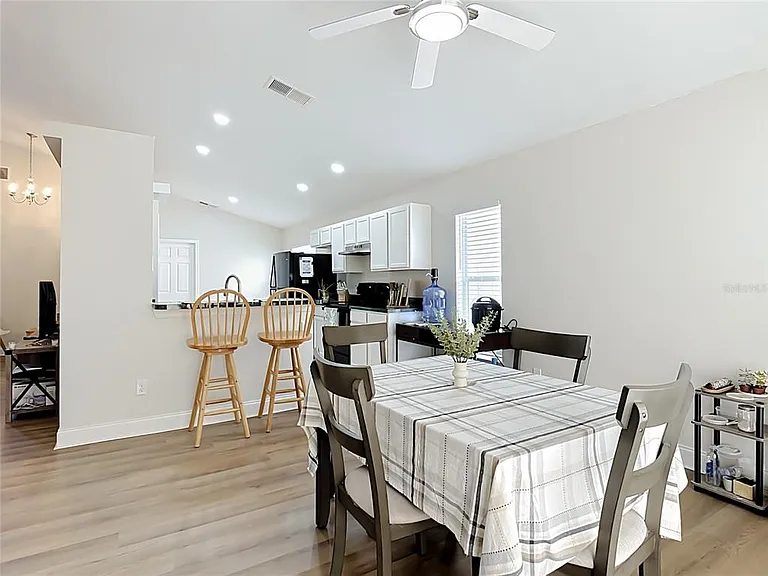 1128 Pinedale Dr — Photo 7