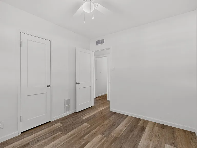 8715 Menaul Blvd NE — Photo 9