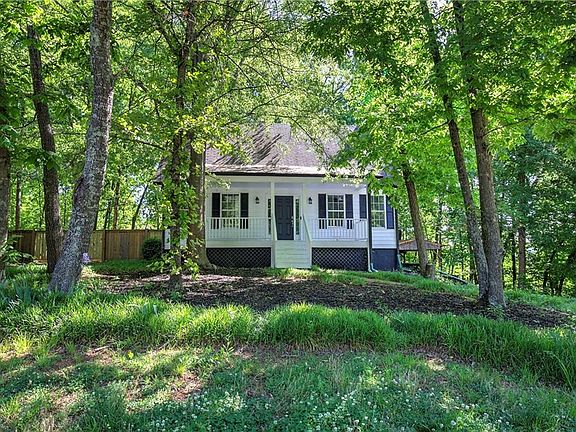 3rd image of 22 Nottingham Dr NW