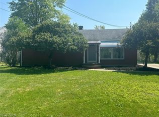 1001 Keefer Rd, Girard, OH 44420