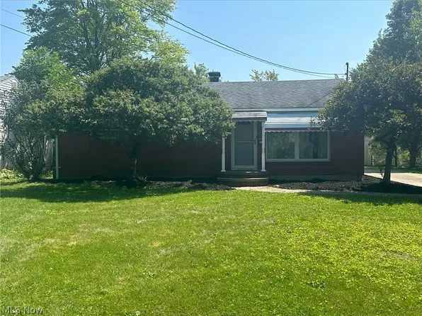 1001 Keefer Rd, Girard, OH 44420