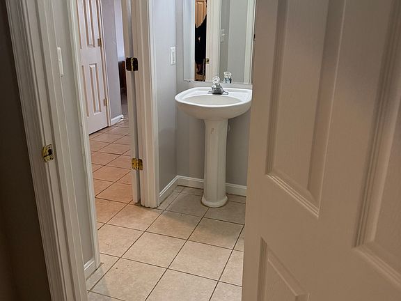 4th image of 15760 Nimes Ct